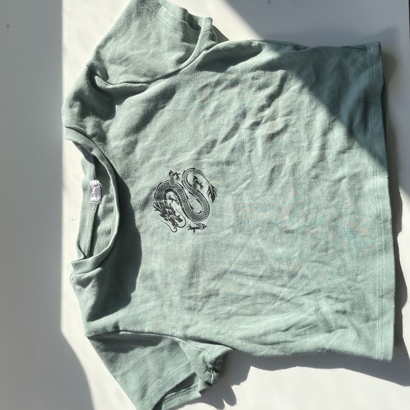 Green Garage cropped tee, great condition worn once or twice, size medium - Picture 2 of 3
